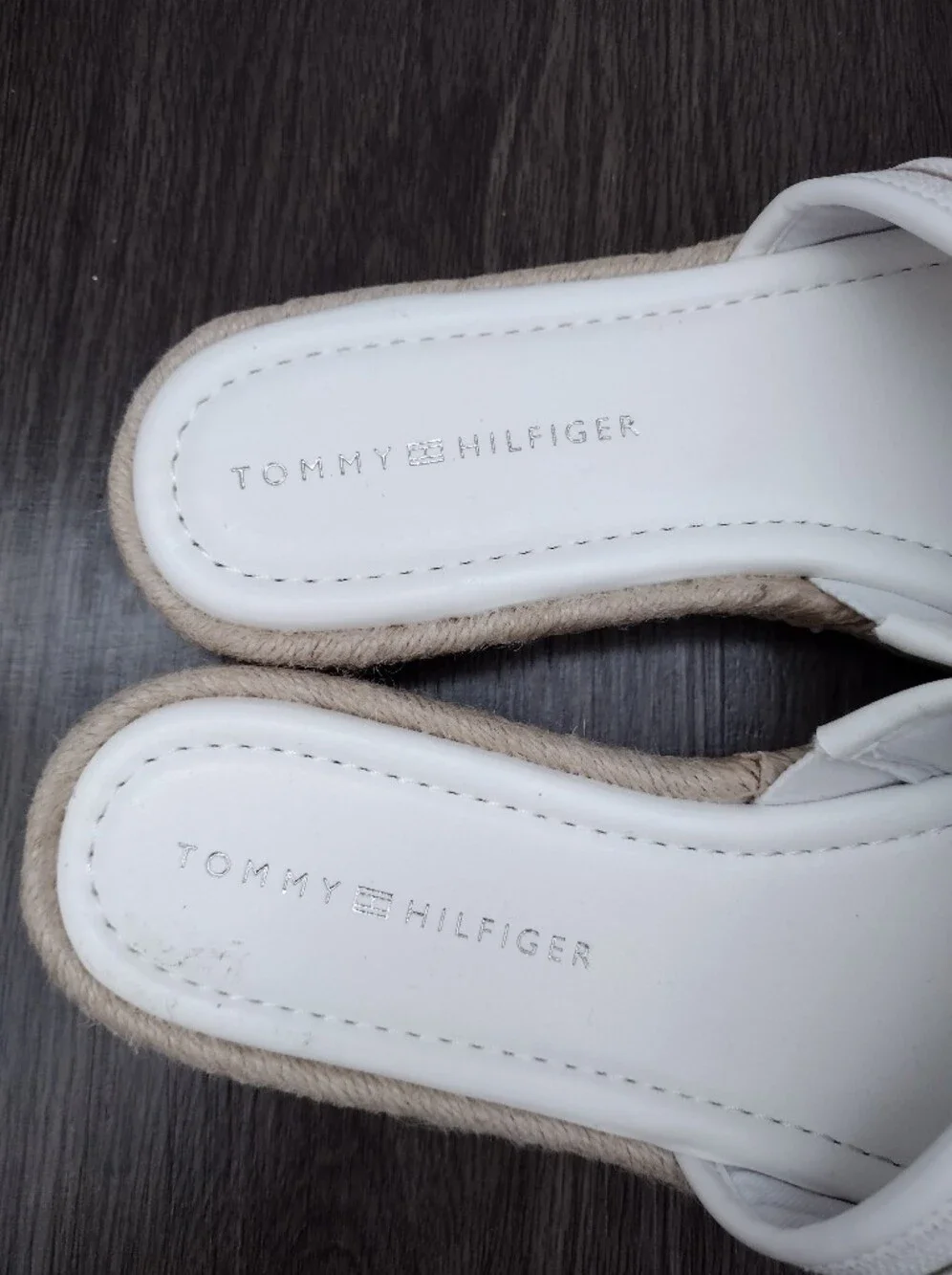 Tommy Hilfiger Hadjea Espadrille Slip-On Flat Sandals Women's size 7 LIKE NEW